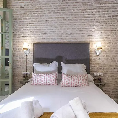 Juderia De Iv Luxury Apartment