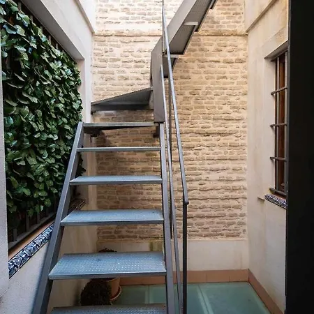 Juderia De Iv Luxury Apartment